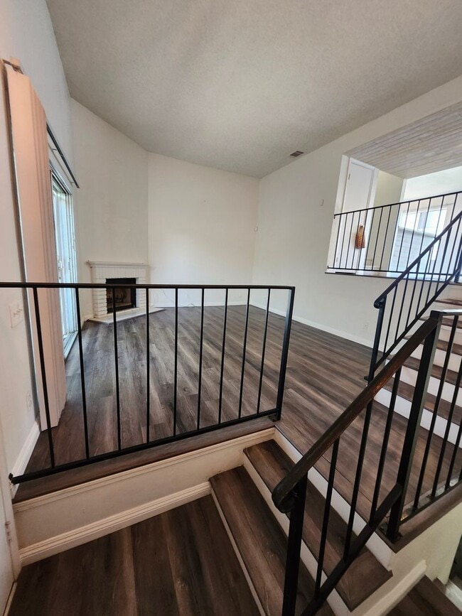 Building Photo - 3-Story Condo in West Covina