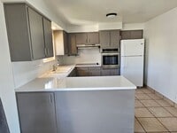 Building Photo - Spacious 4 Bed Bountiful Home | Central Location & Covered Parking