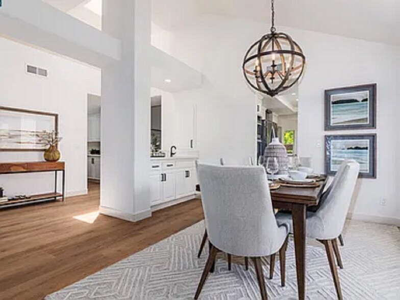Formal dining - 15 Hillview Ct