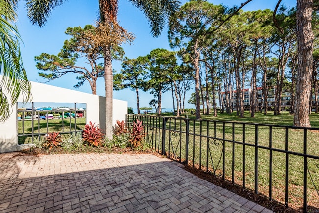 Building Photo - 2700 Bayshore Blvd