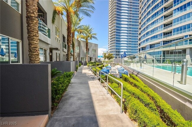 Building Photo - 4525 Dean Martin Dr