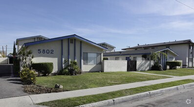 Building Photo - 5792,5794,5802, 5804 Rostrata Avenue