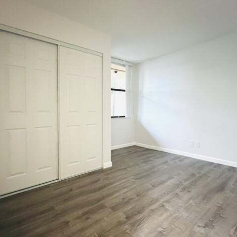 Building Photo - 500 Egret Cir