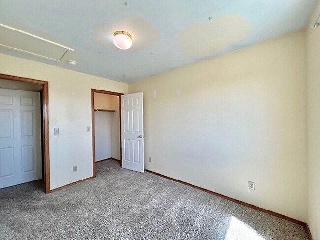 Building Photo - 4 Bedroom Home in Pronghorn Glen with Mountain Views