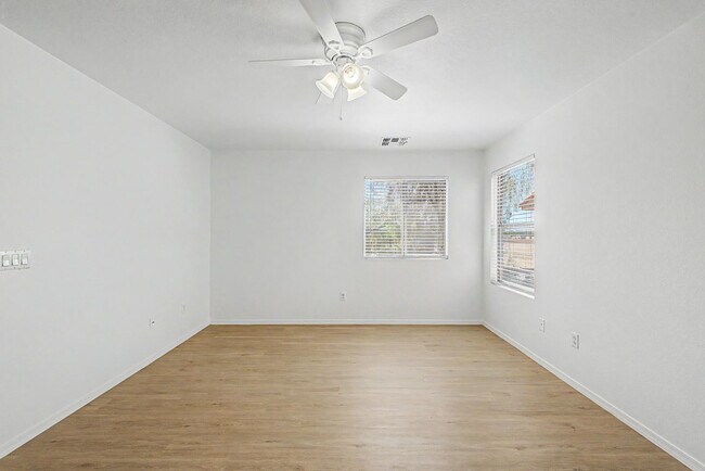 Building Photo - 9464 W Sheridan St