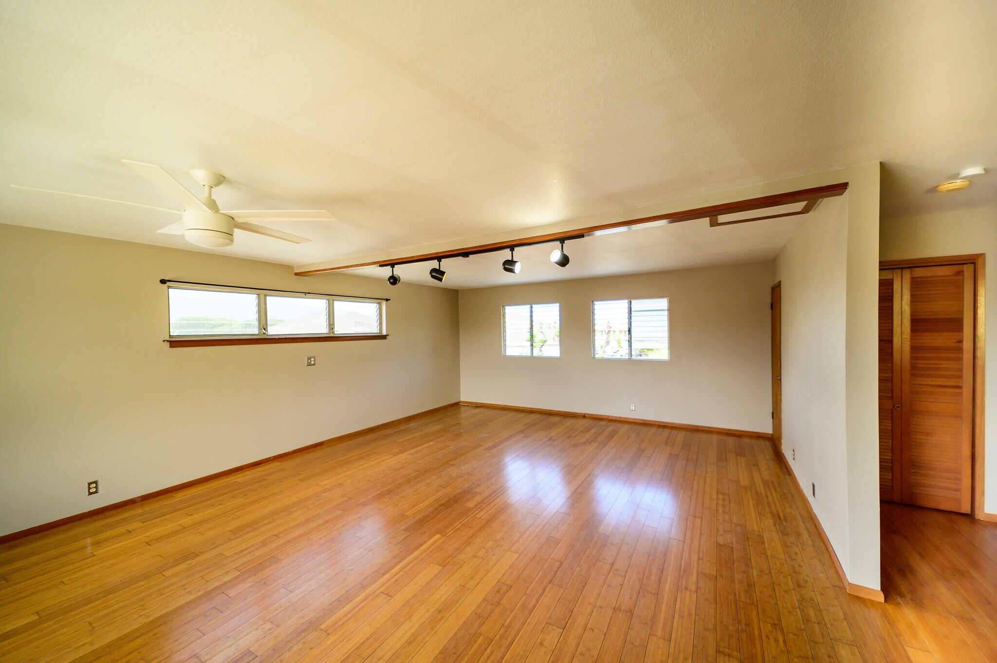 Building Photo - 148 Hoomoku Street