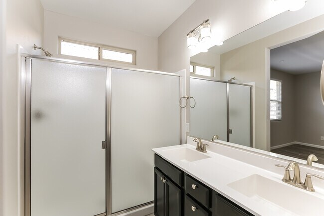 Building Photo - 6851 E Posada Cir
