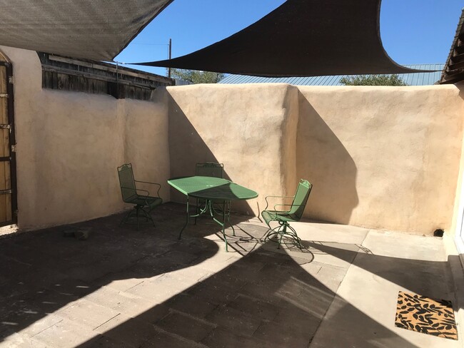 Large patio space - 2013 Coal Pl SE