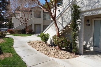 Building Photo - 3131 Key Largo Dr