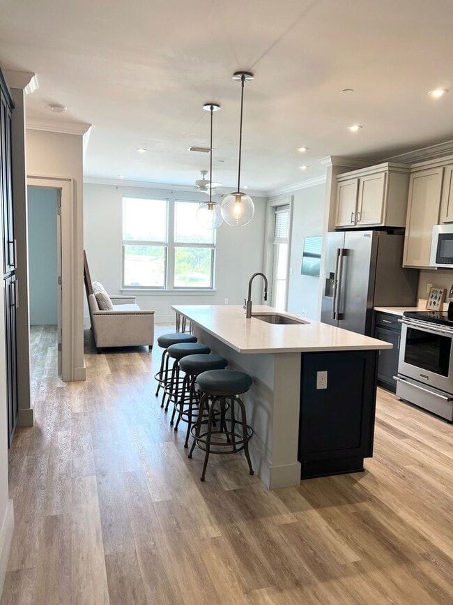 Building Photo - WATERFRONT CONDO FOR RENT