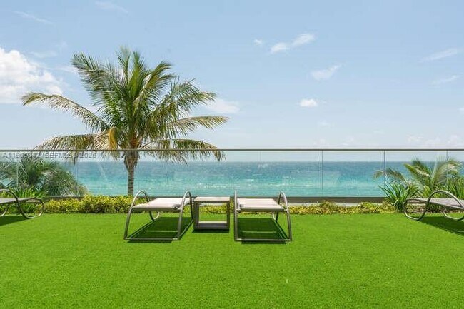 Building Photo - 18975 Collins Ave