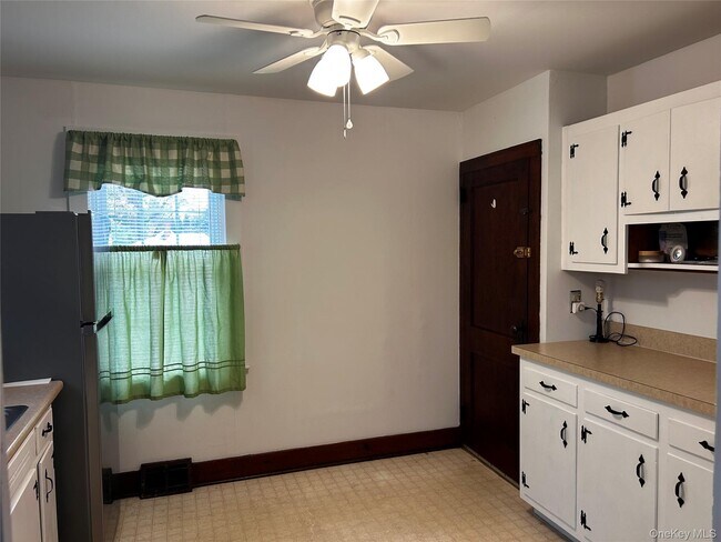 Building Photo - 517 Flint St