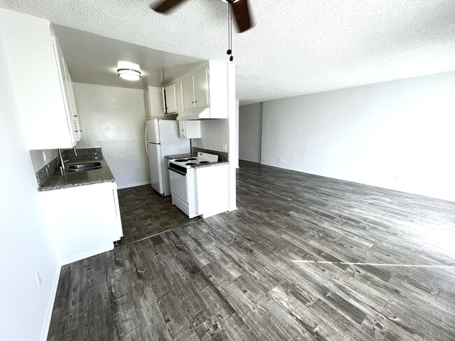 Building Photo - 11771 National Blvd