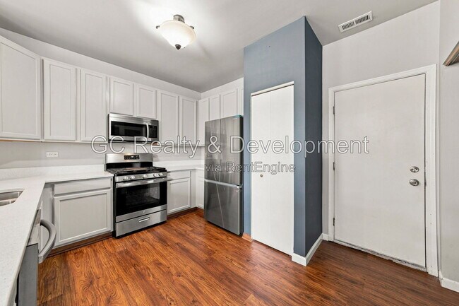 Building Photo - 203 Springbrook Trail S