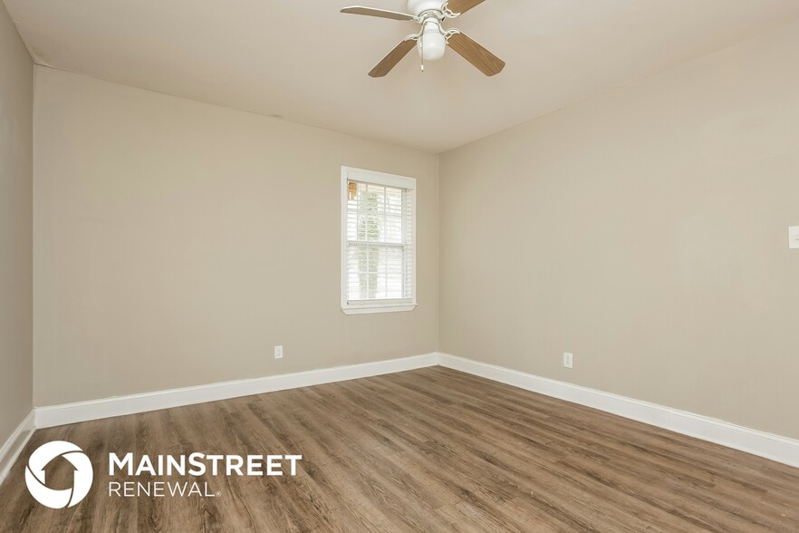 Building Photo - 1960 W Kimberly Rd SW