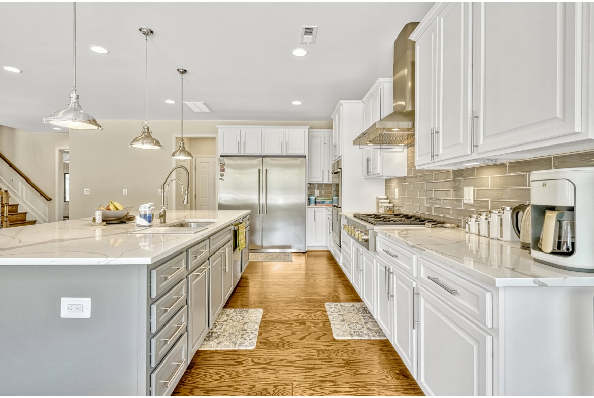 Kitchen - 15514 Compton Rd