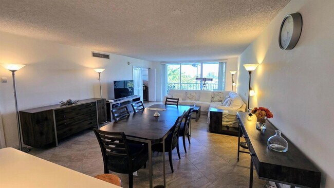 Building Photo - 3100 N Course Ln