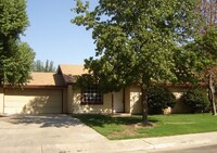Building Photo - Charming Home on Corner Lot