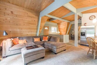 Building Photo - SEASONAL LEASE: "Ski Bird's Paradise"