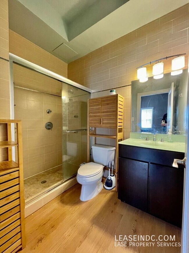 Building Photo - 1004 N Street NW-#1