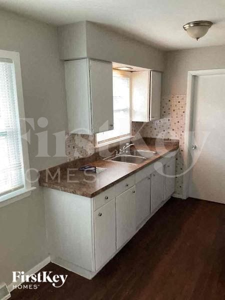 Building Photo - 1355 S Oakland Ave