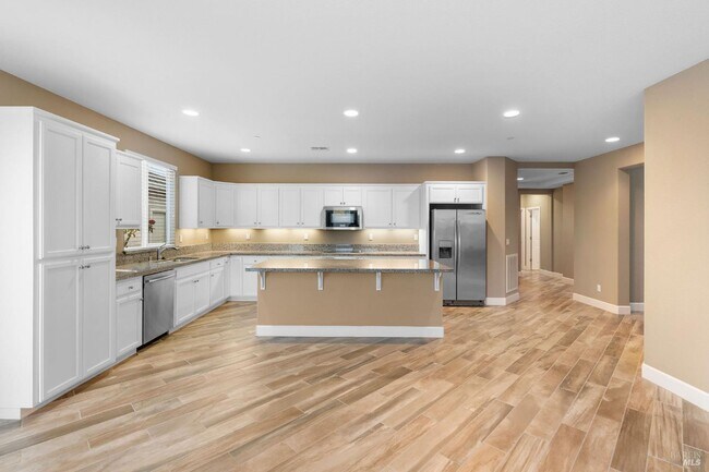 Building Photo - 123 Alpine Dr