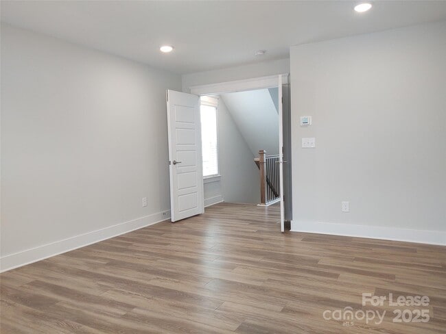 Building Photo - 4013 Belle Landing Rd