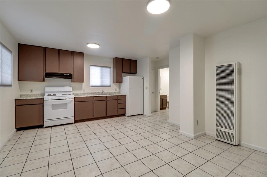 Primary Photo - 336 Chesley Ave