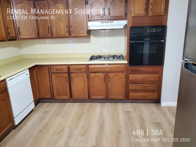 Building Photo - *SPACIOUS COUNTRY LIVNG* 11820 SW Fairlawn...