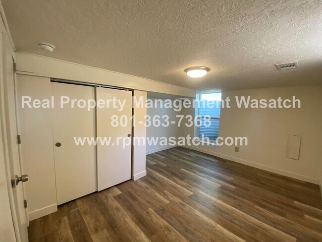 Building Photo - Take a Look at This 4 Bedroom 2 Bathroom H...