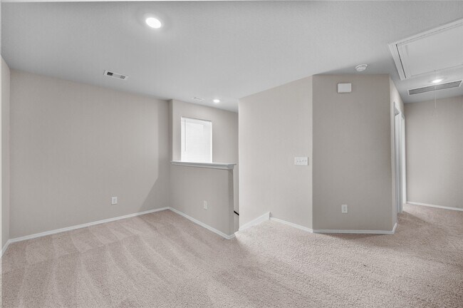 Building Photo - 707 Long Cedar Dr