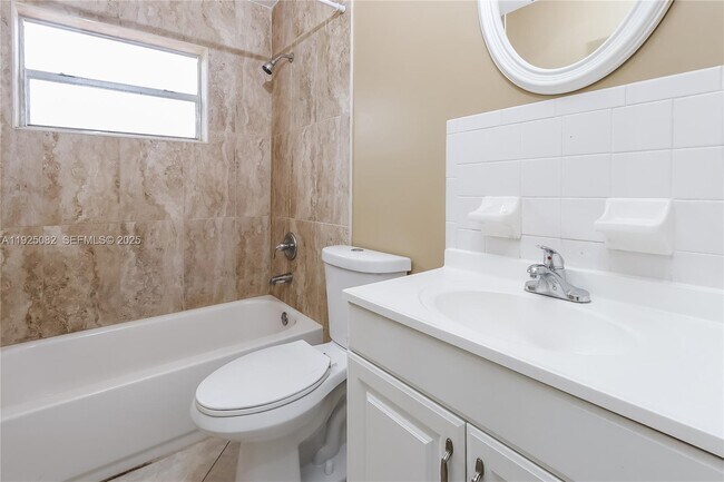 Building Photo - 1464 7th St