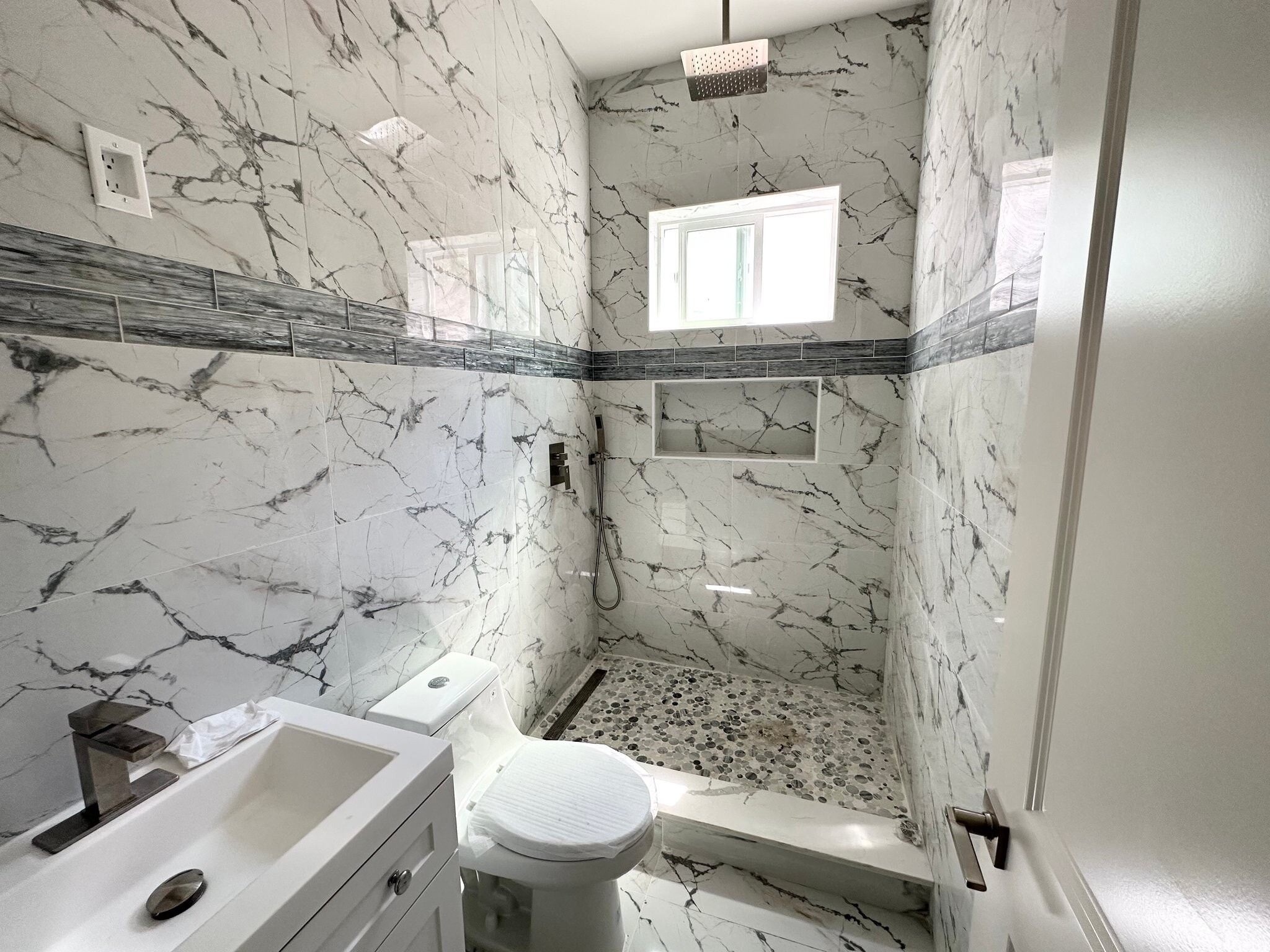 Building Photo - 2433 Creekhollow Ln