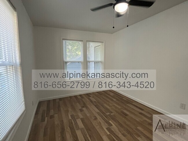 Building Photo - Updated NE Home, Garage, Section 8 OK! Fenced!