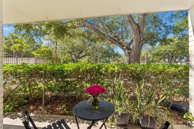 Building Photo - 3325 Bayshore Blvd