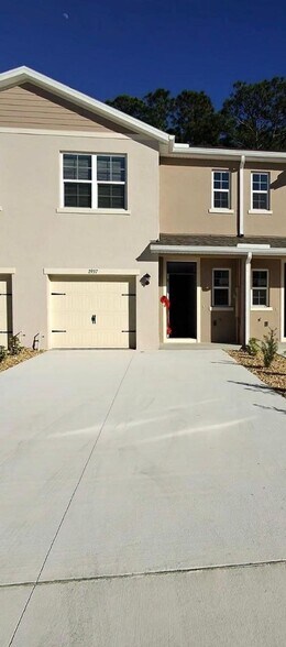 Building Photo - 2933 Canary Ave