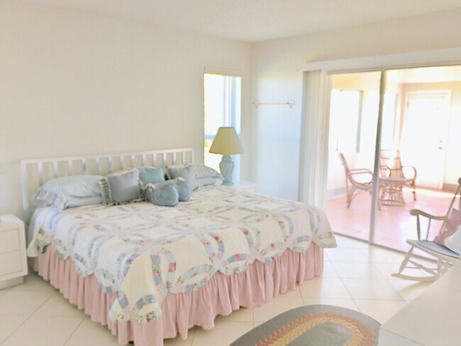 Building Photo - 1661 NW 20th Ave