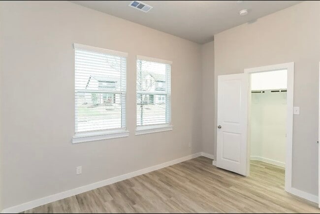 Building Photo - 2432 Freshwater Ln
