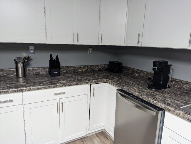 Building Photo - 39 Queen St