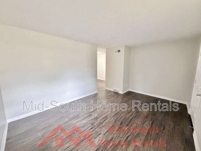 Building Photo - 3231 Harvester Ln