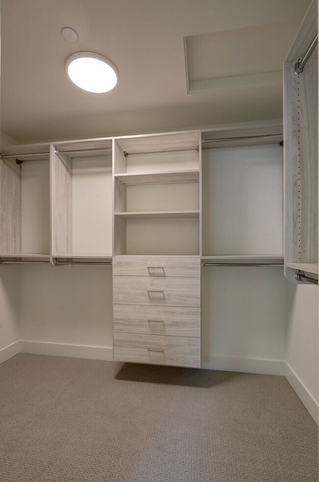 Building Photo - Brand-New 3bd + Office, 2.5ba Home Available in Perfect Kirkland Location!