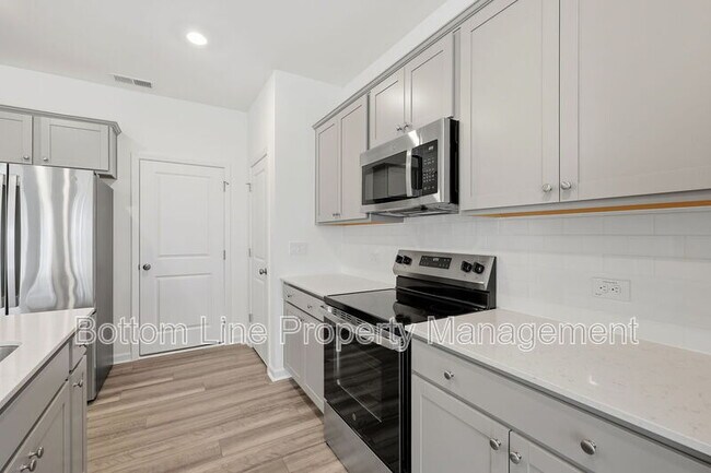Building Photo - 27 Broward Ln