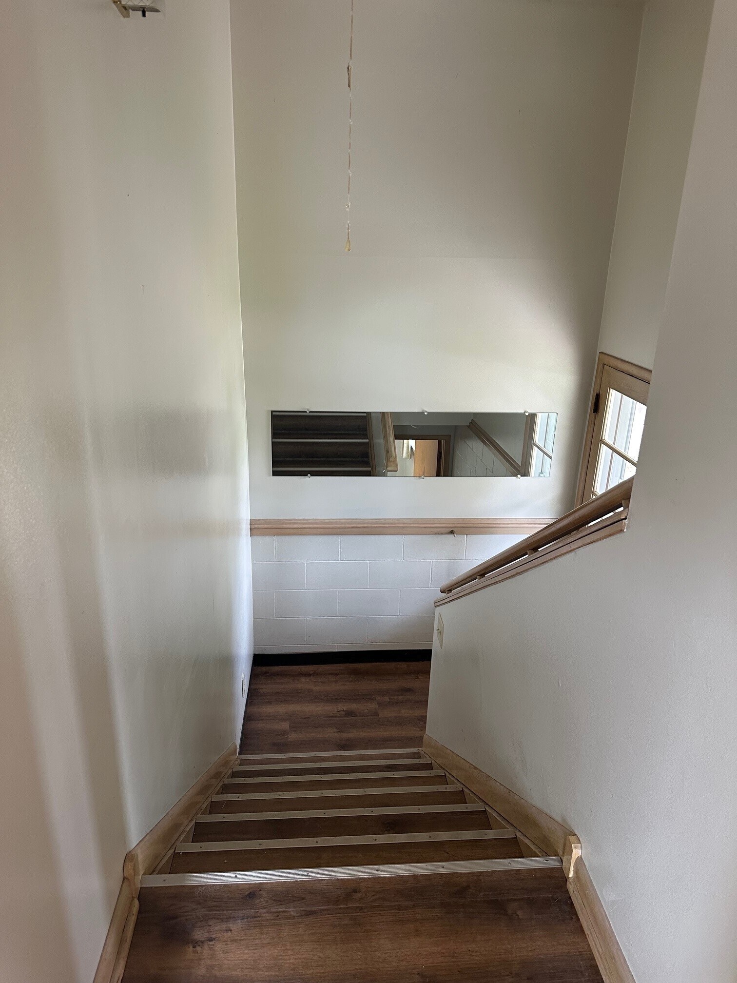 Shared Hallway - 865 S 45th St