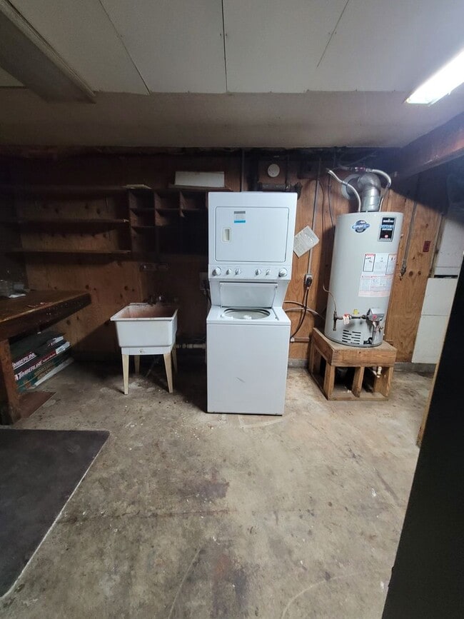 Building Photo - S305-2