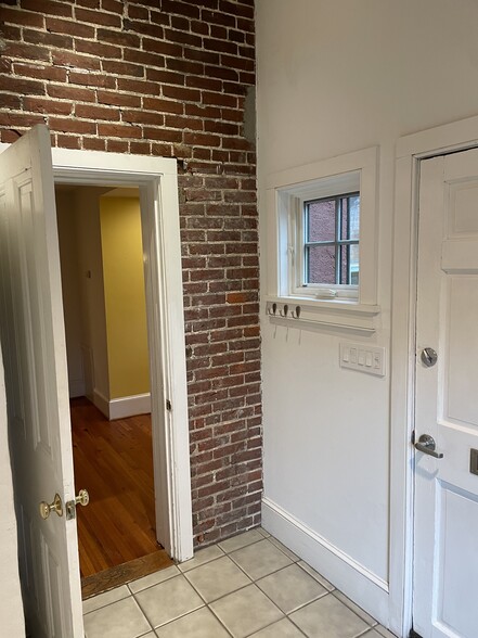 Mudroom/laundry room - 27 Dean St