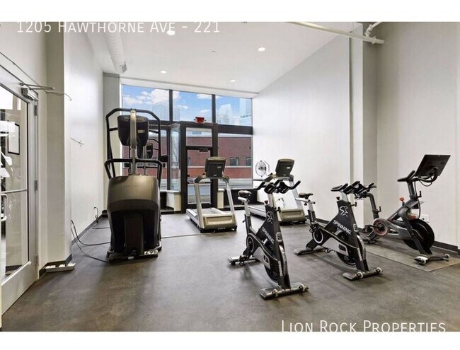 Building Photo - 1205 Hawthorne Ave