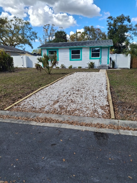 Building Photo - 6941 Dartmouth Ave N