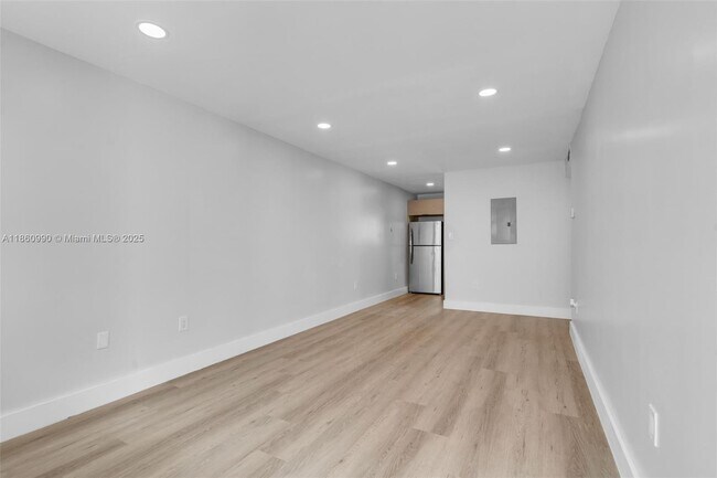 Building Photo - 560 NE 63rd St