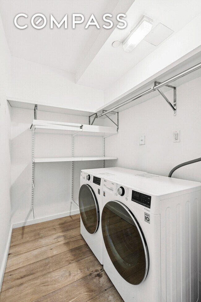 Building Photo - Sprawling UWS 4-Bedroom