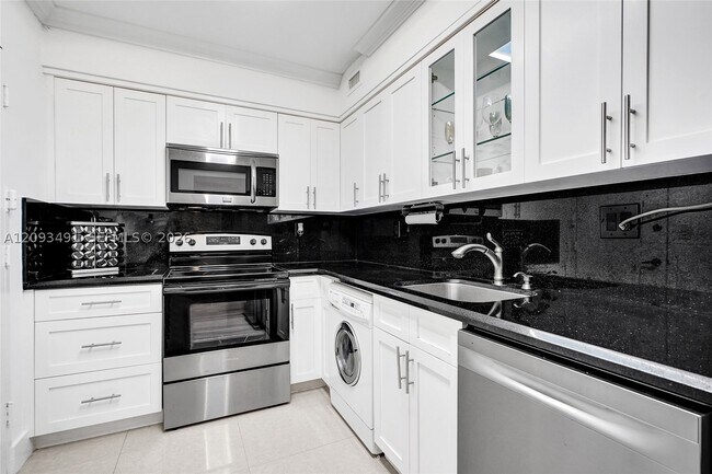 Building Photo - 2501 S Ocean Dr